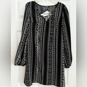 Front tie patterned flowy dress